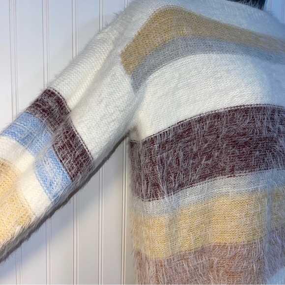 Lumiere White and Brown Crew Neck Sweater - Picture 6 of 9